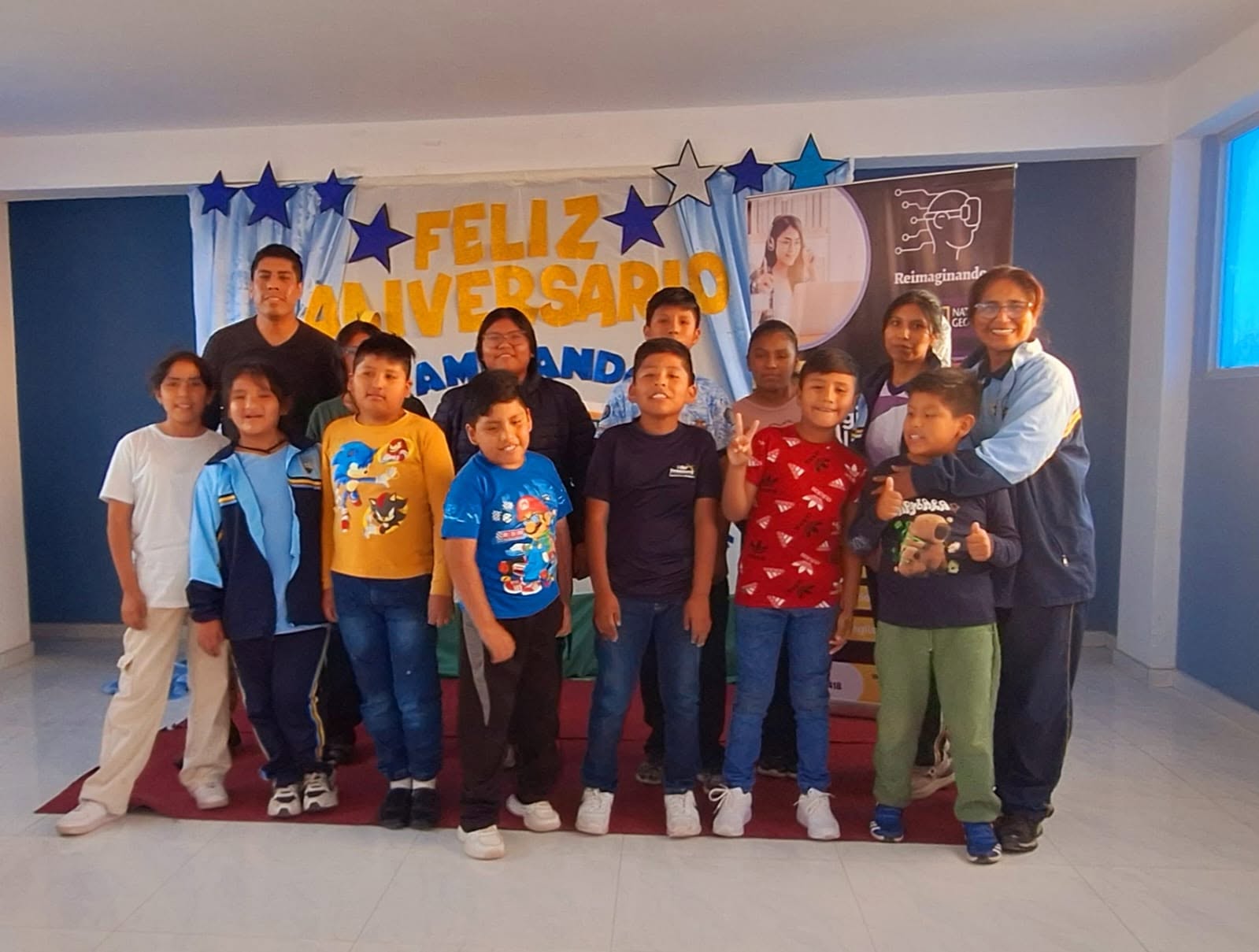 Estudiantes de Reimaginando en actividad institucional